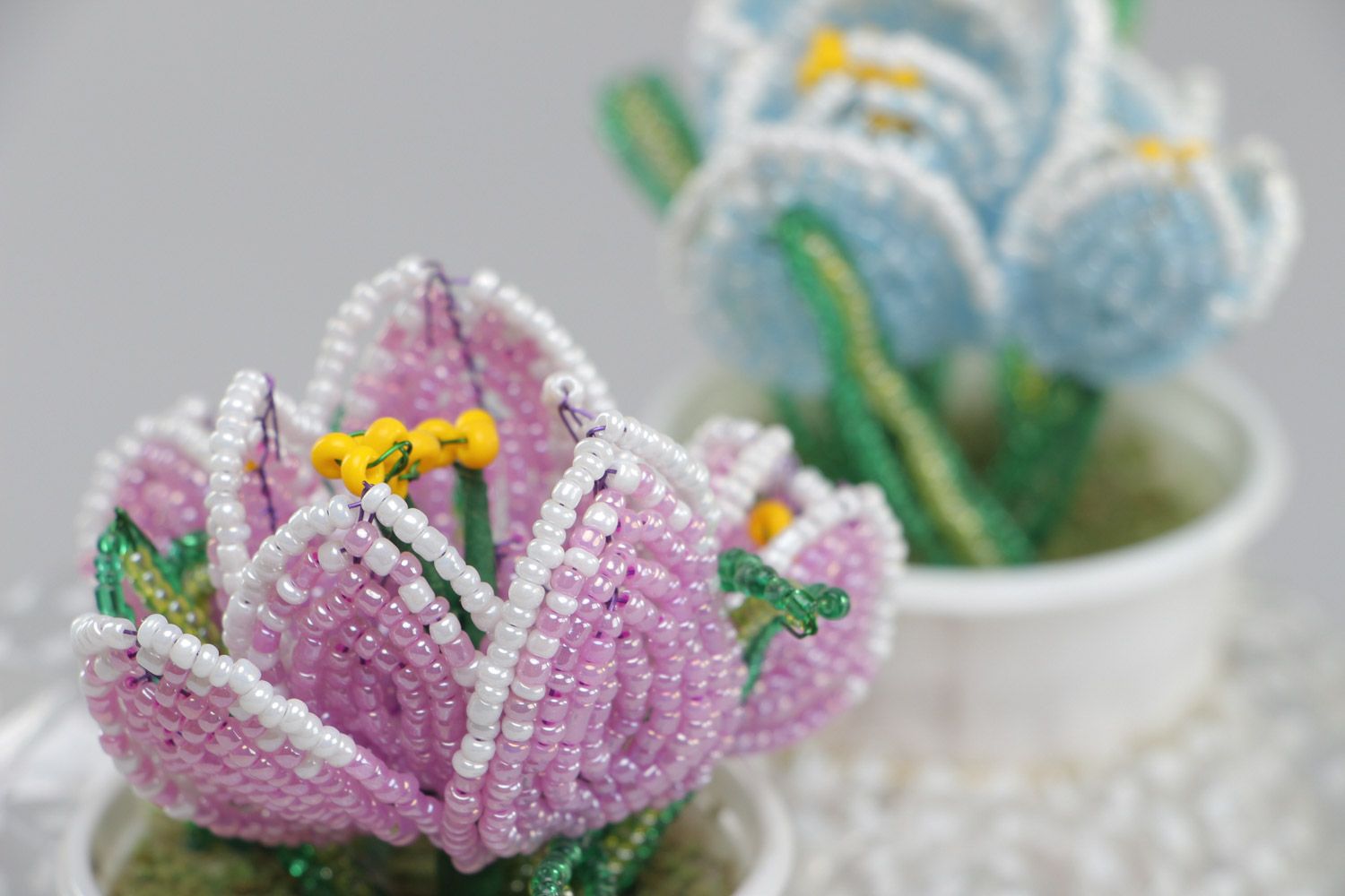 Set of handmade artificial flowers woven of Chinese beads in the shape of spring crocuses 2 items photo 3