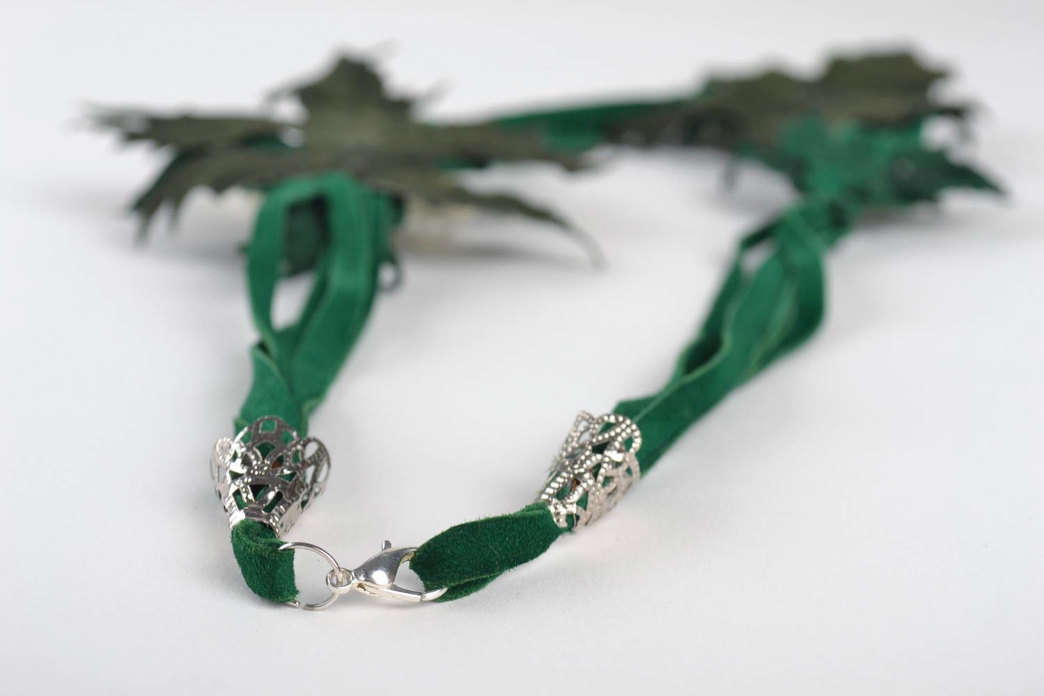 Collier vert en cuir Bijou fait main avec perles d'imitation Cadeau femme photo 3