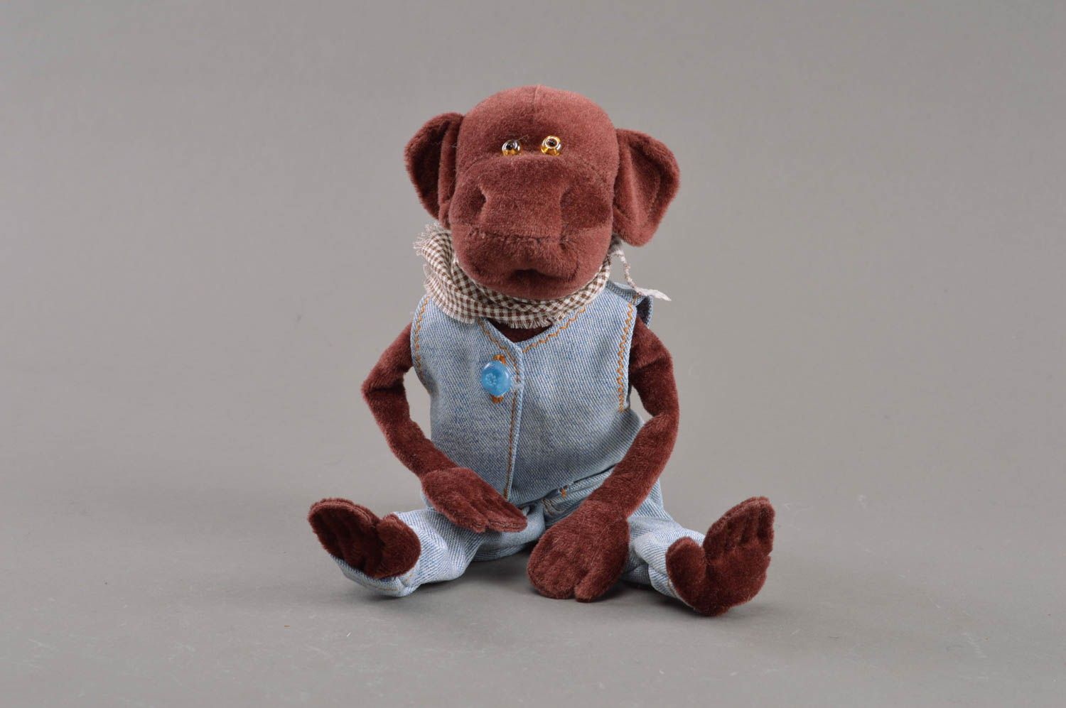Мягкая игрушка обезьяна ручной работы из велюра и хлопка для детей и декора фото 1