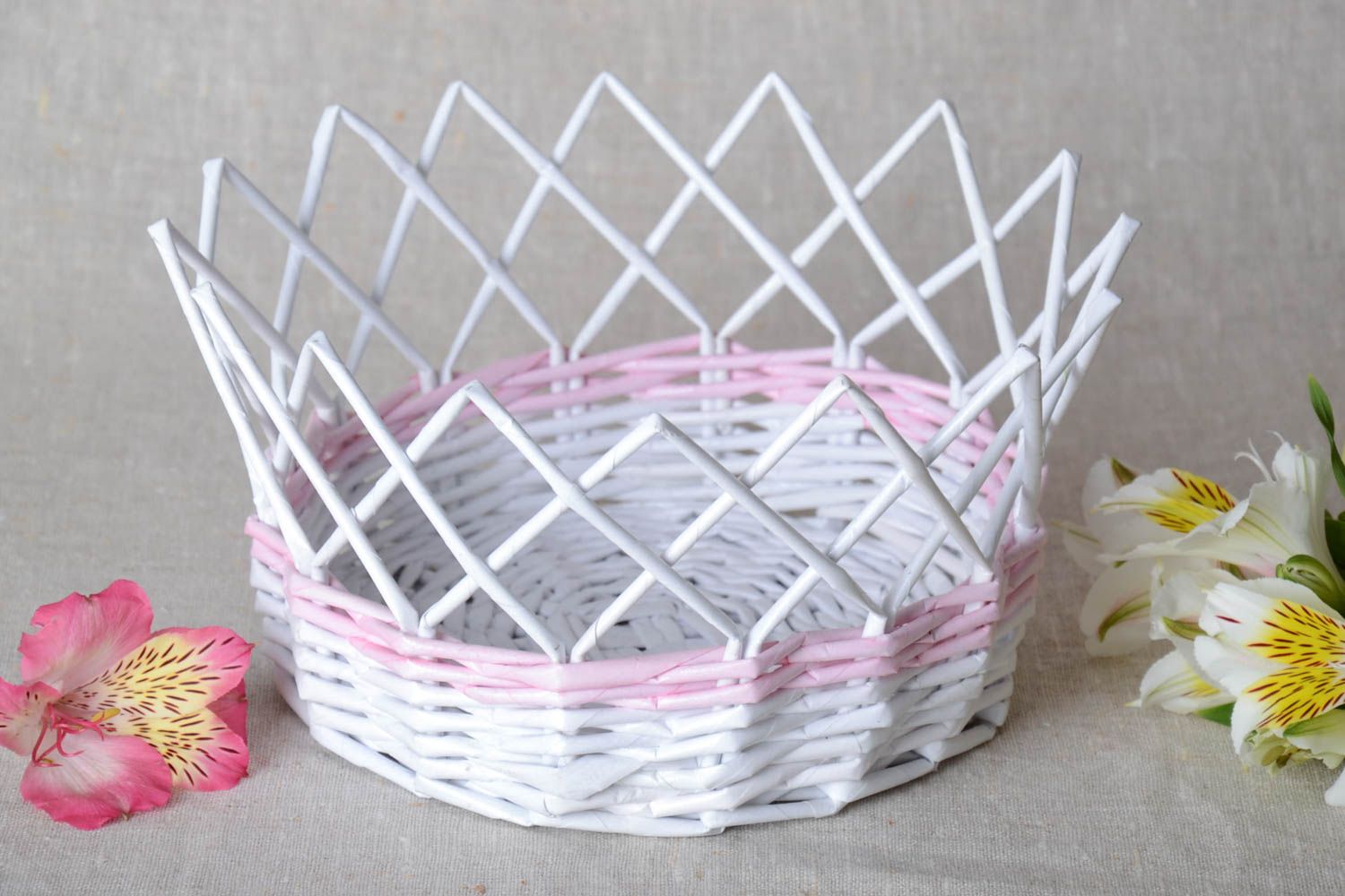9 inches yarn basket made of white straw 0,24 lb photo 1
