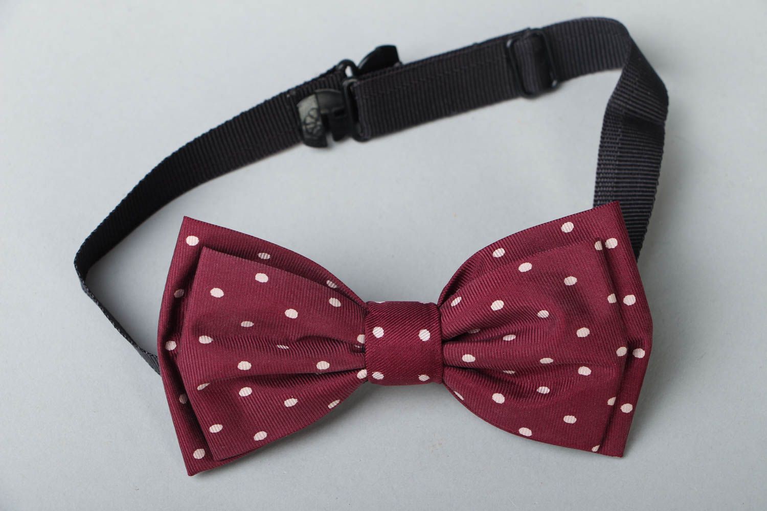 Textile bow tie photo 1