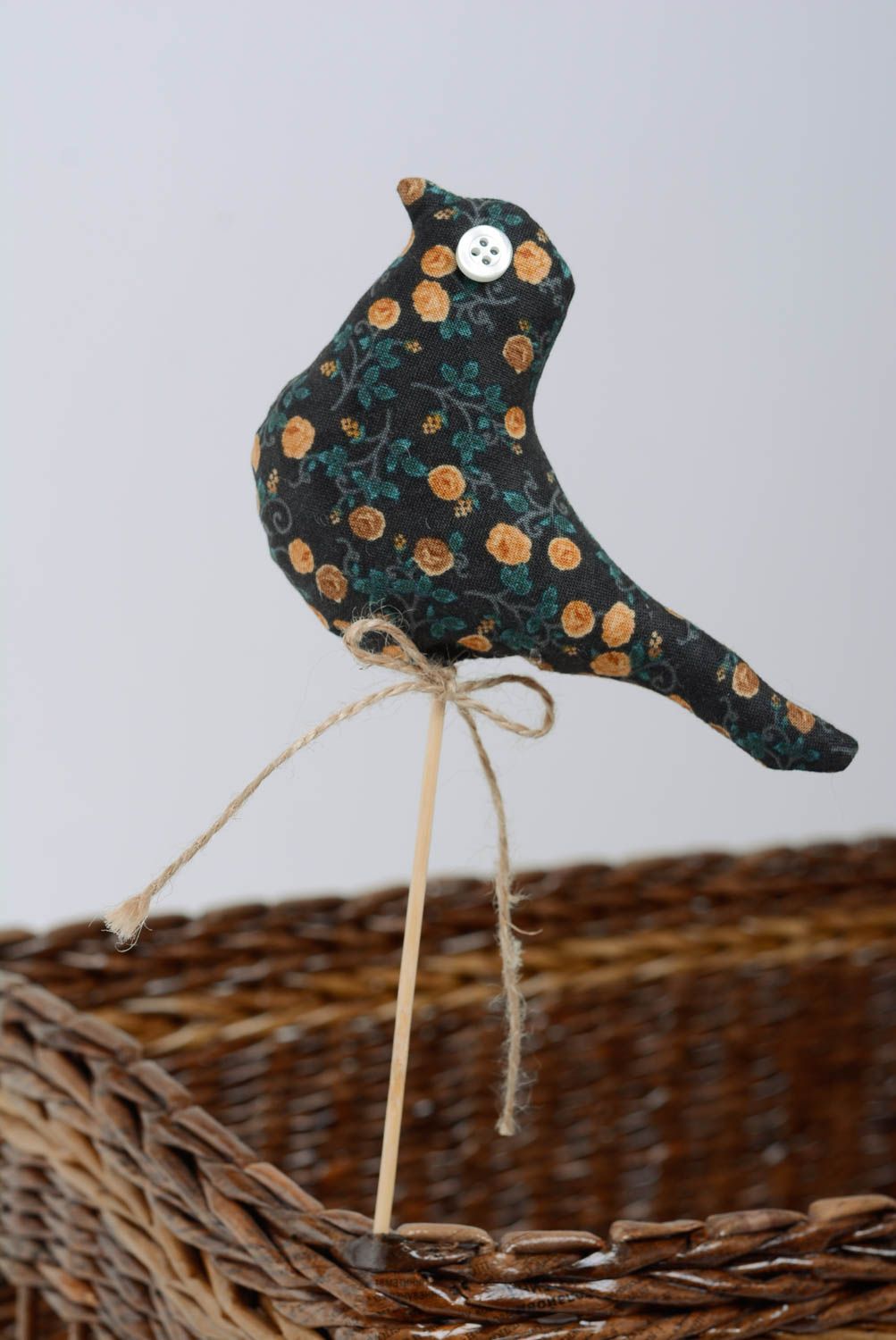 Тканевая птичка на палочке для декора цветочных вазонов синяя хенд мейд фото 1