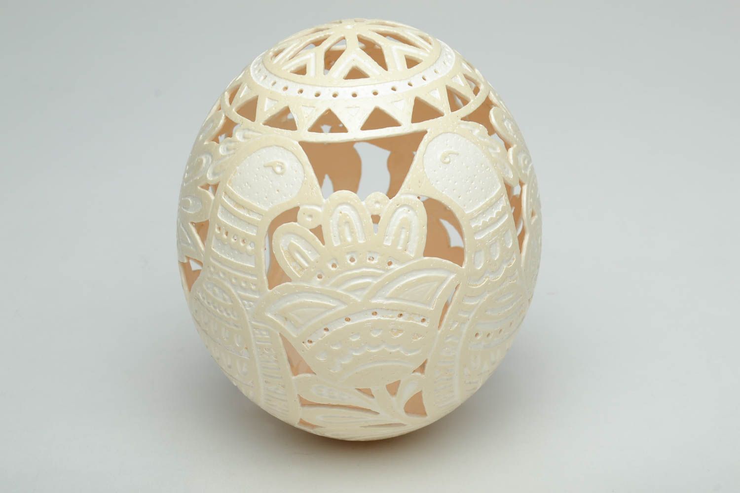 Elegant and beautiful handmade lacy egg photo 2