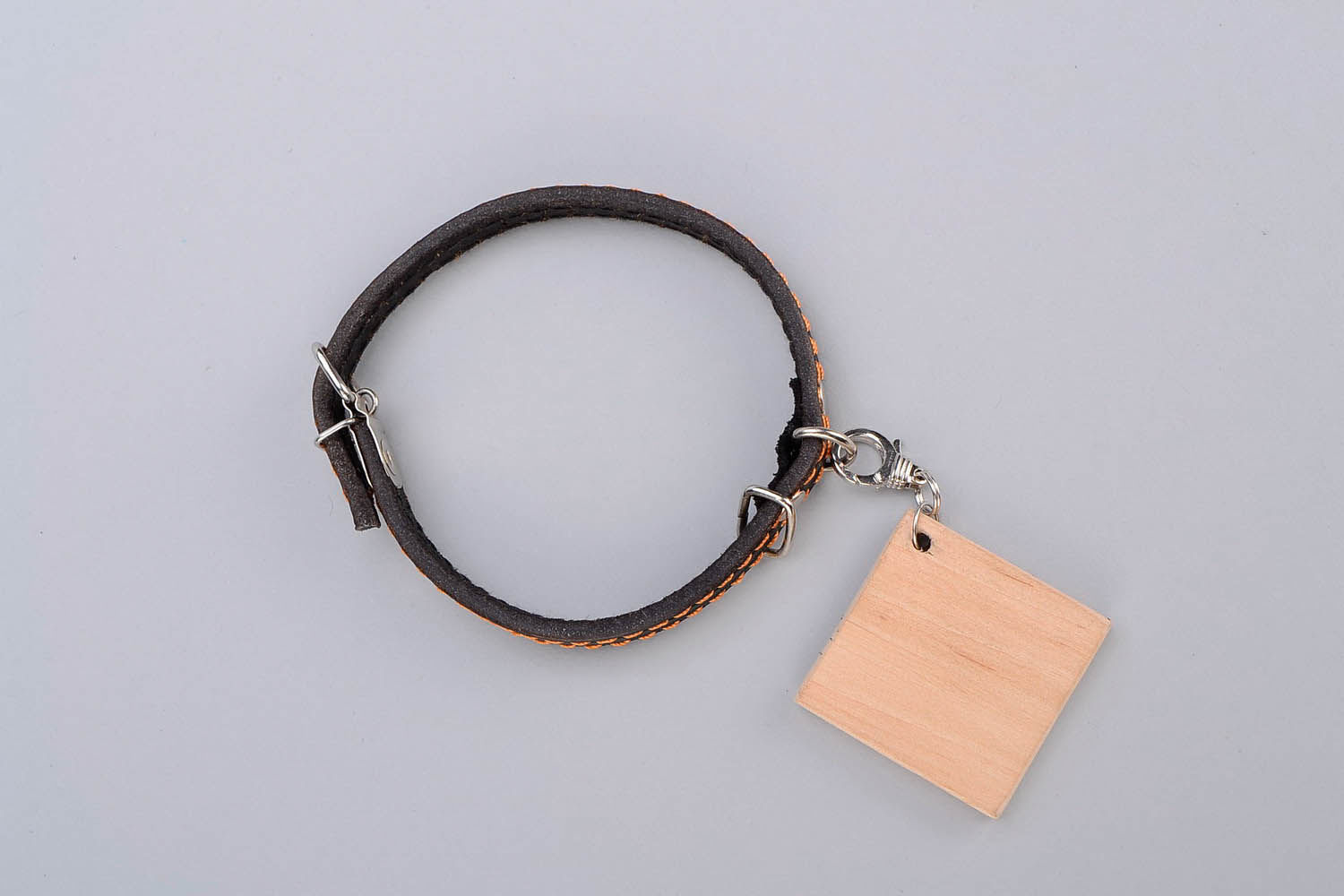 Leather collar with a token photo 4