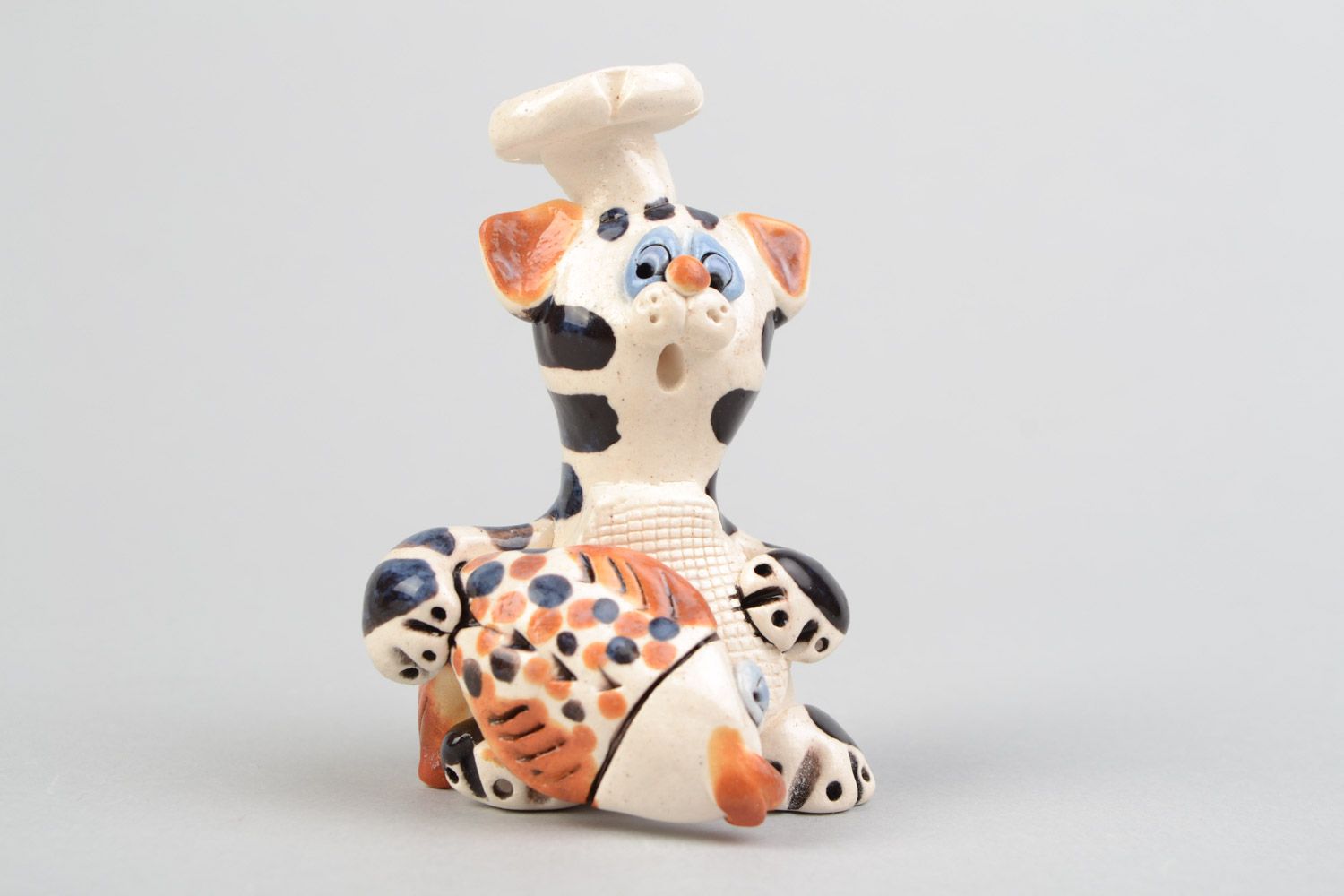Авторская расписанная глазурью глиняная фигурка кота повара ручной работы фото 1
