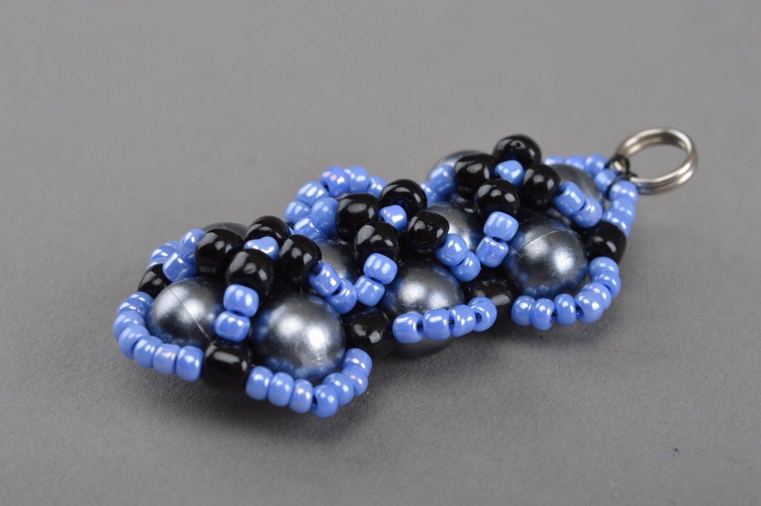 Porte-clés en perles de rocaille noir bleu petit original accessoire fait main photo 4