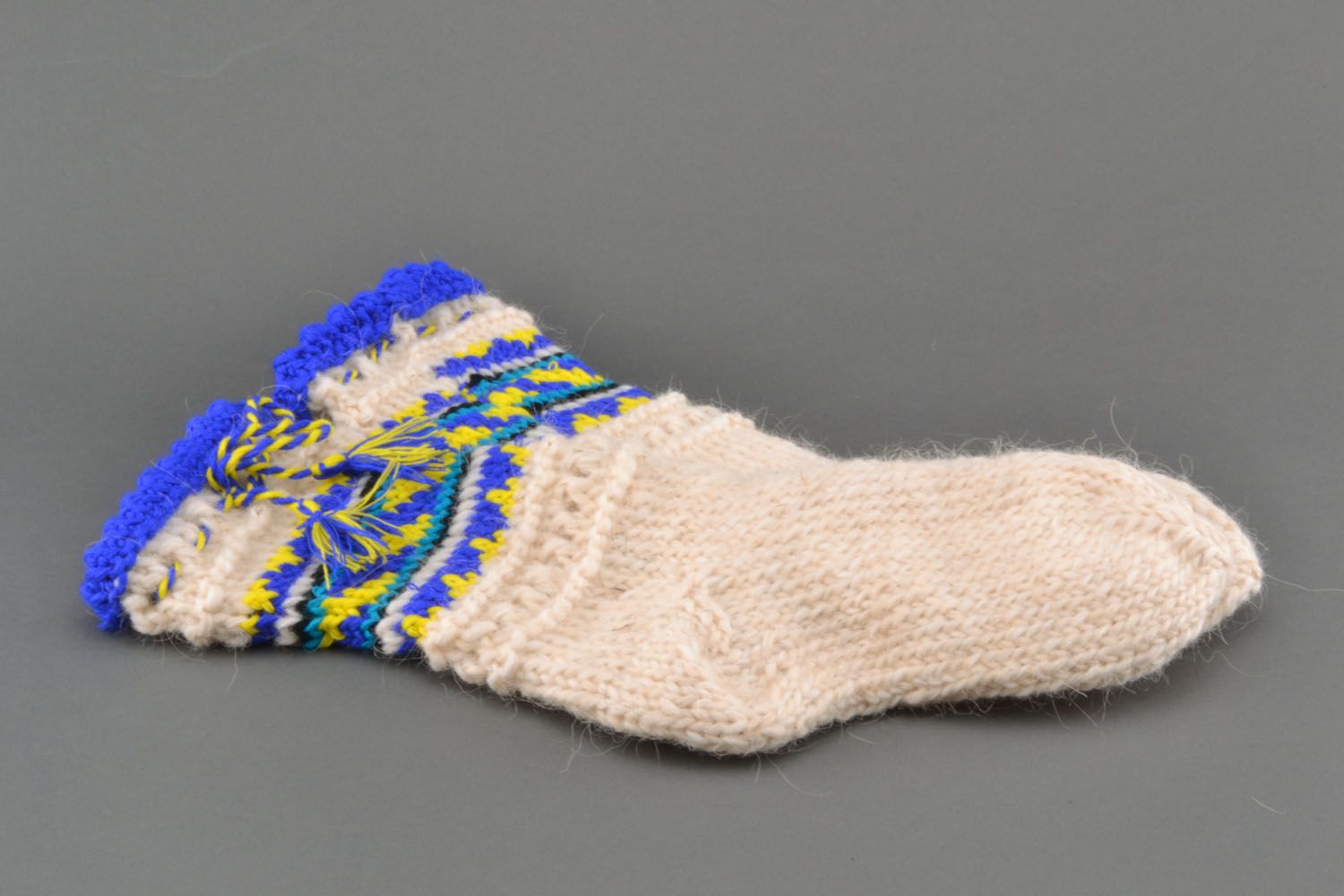 Calcetines de lana tejidos a mano Blancos con azul	 foto 4