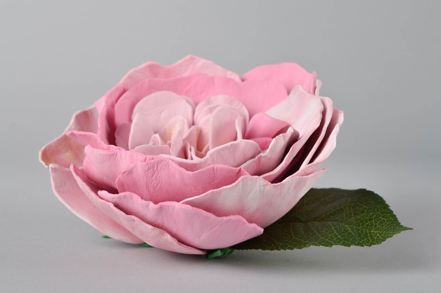 Заколка для волос брошь ручной работы цветок из фоамирана пион розовый крупный фото 2