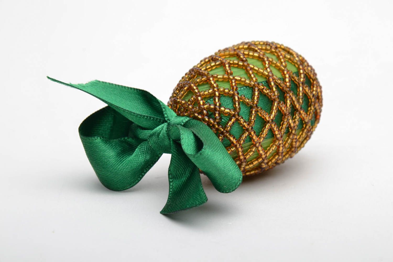 Decorative egg woven over with beads photo 5
