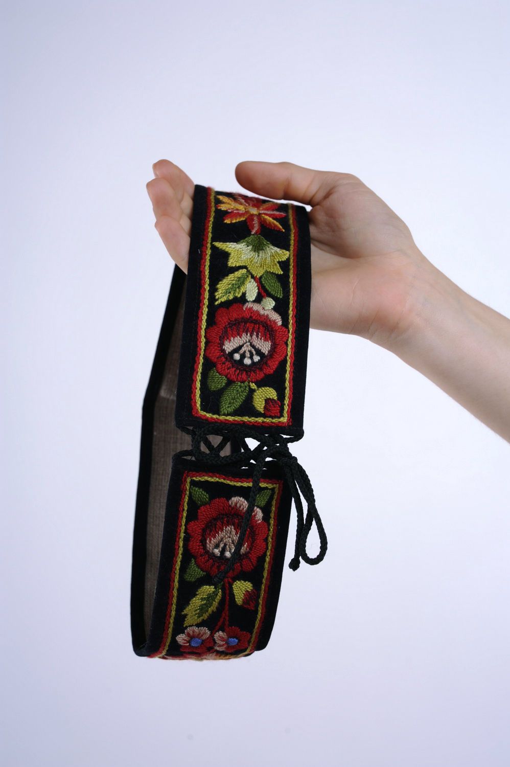 Velvet belt with hand embroidery photo 5