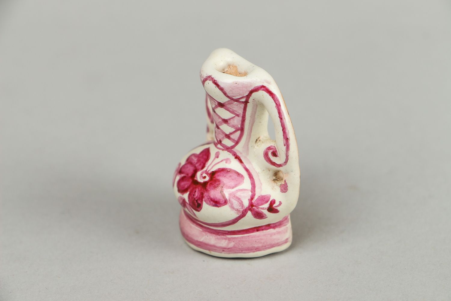 Petit vase en céramique rose peint à la main photo 3