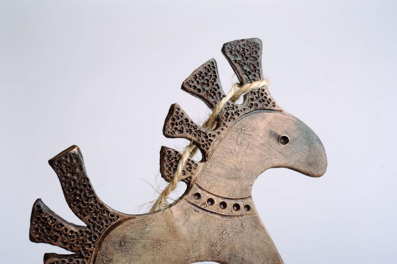 Suspension décorative céramique en forme de cheval  photo 2