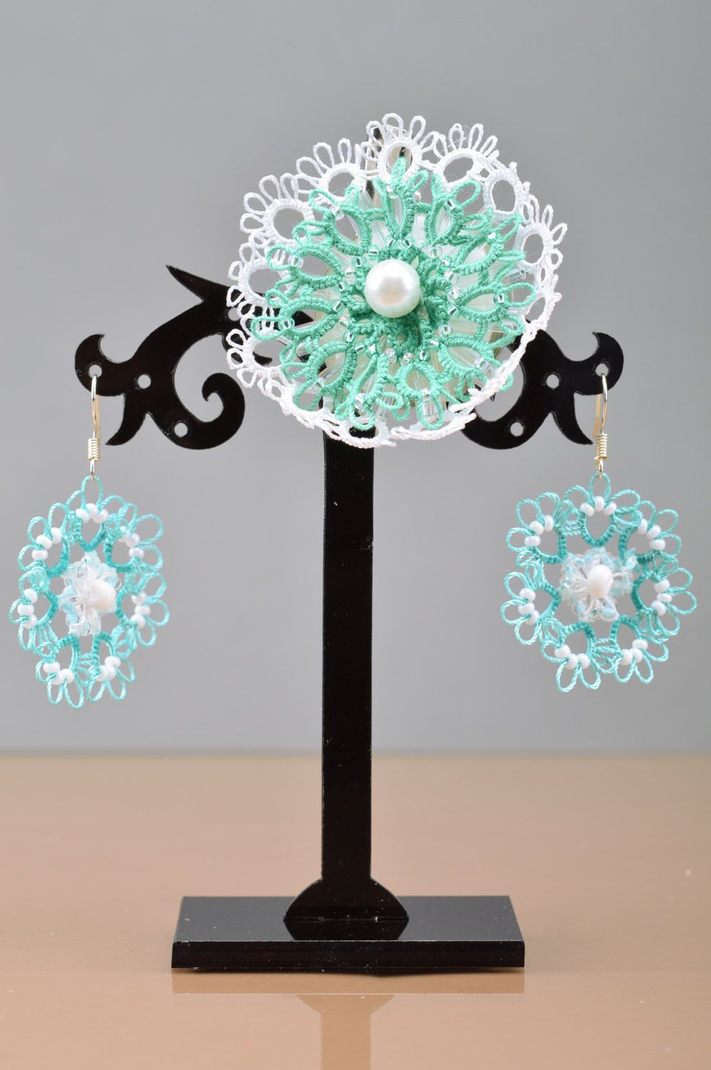 Handmade tatting woven jewelry set 2 items turquoise earrings and brooch hair clip photo 4