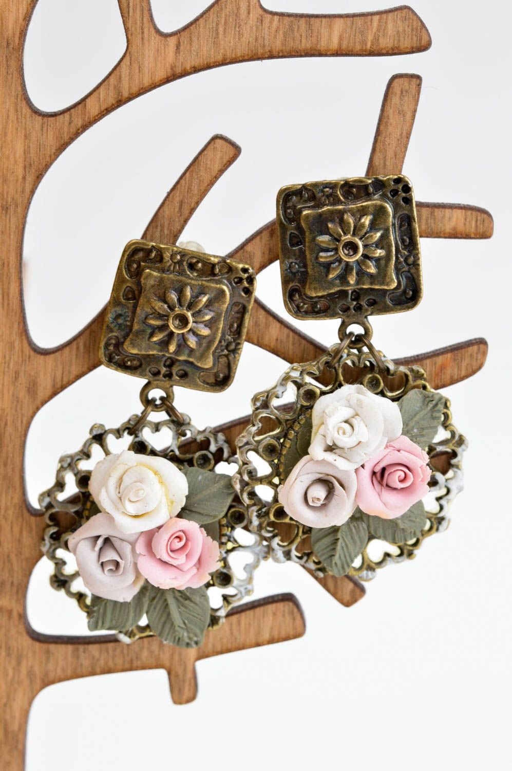 Модные серьги с цветами украшение ручной работы серьги из полимерной глины фото 1