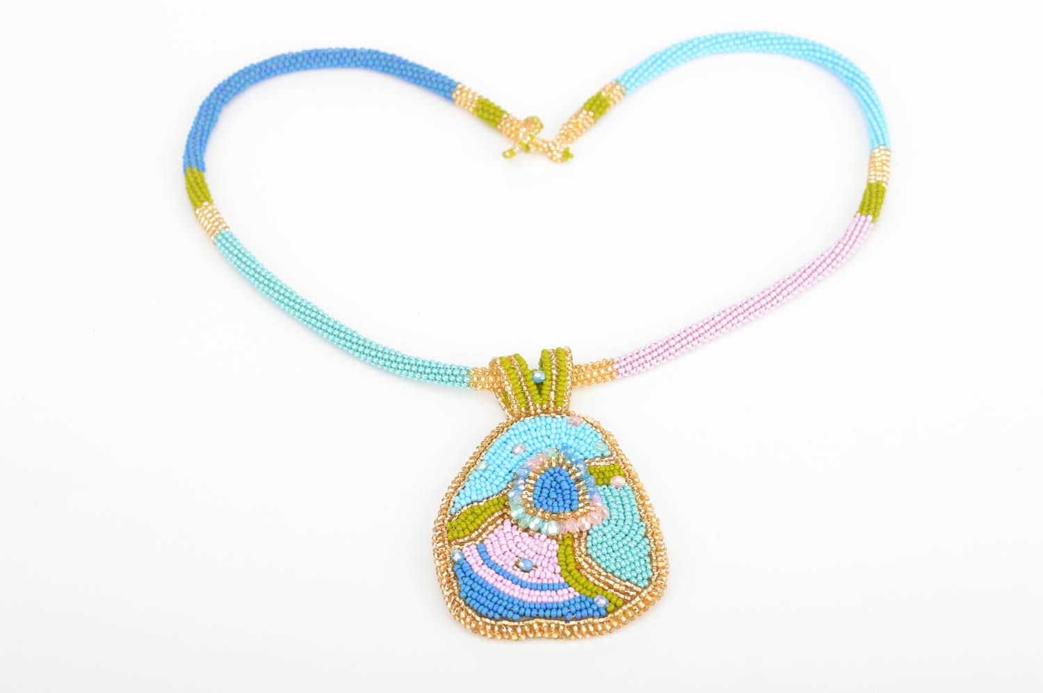 Ожерелье из бисера разноцветное с кулоном оригинальное красивое ручной работы фото 2