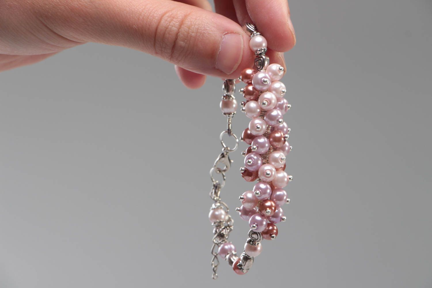 Bracelet en perles artificielles roses sur chaîne fermoir mousqueton fait main photo 5