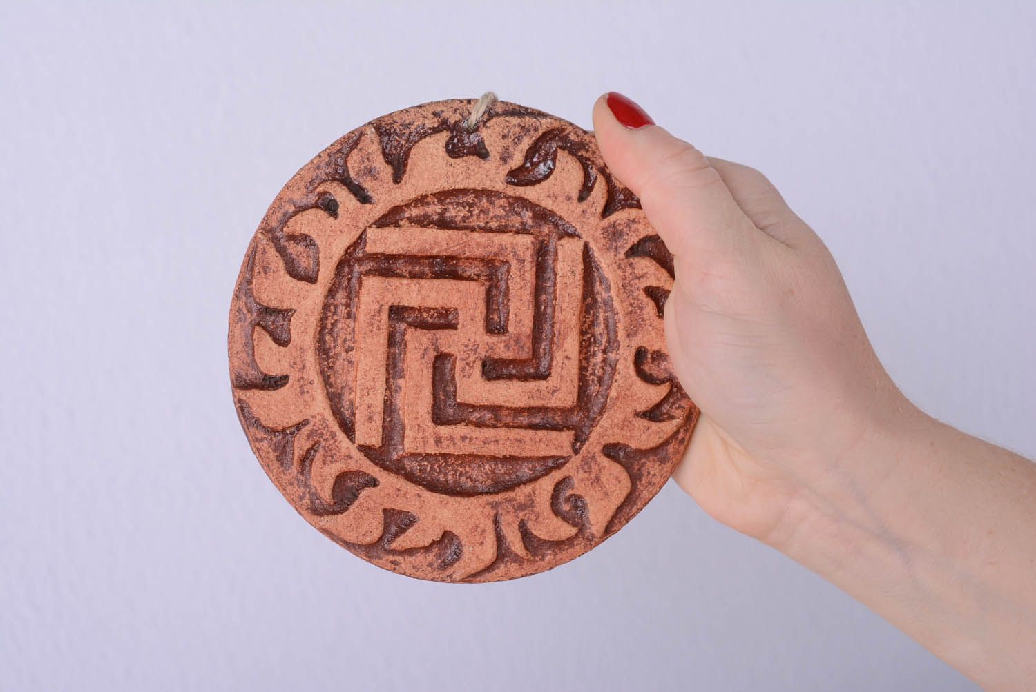 Pingente talismã artesanal de interior de cerâmica para a decoração da casa Rysich foto 4