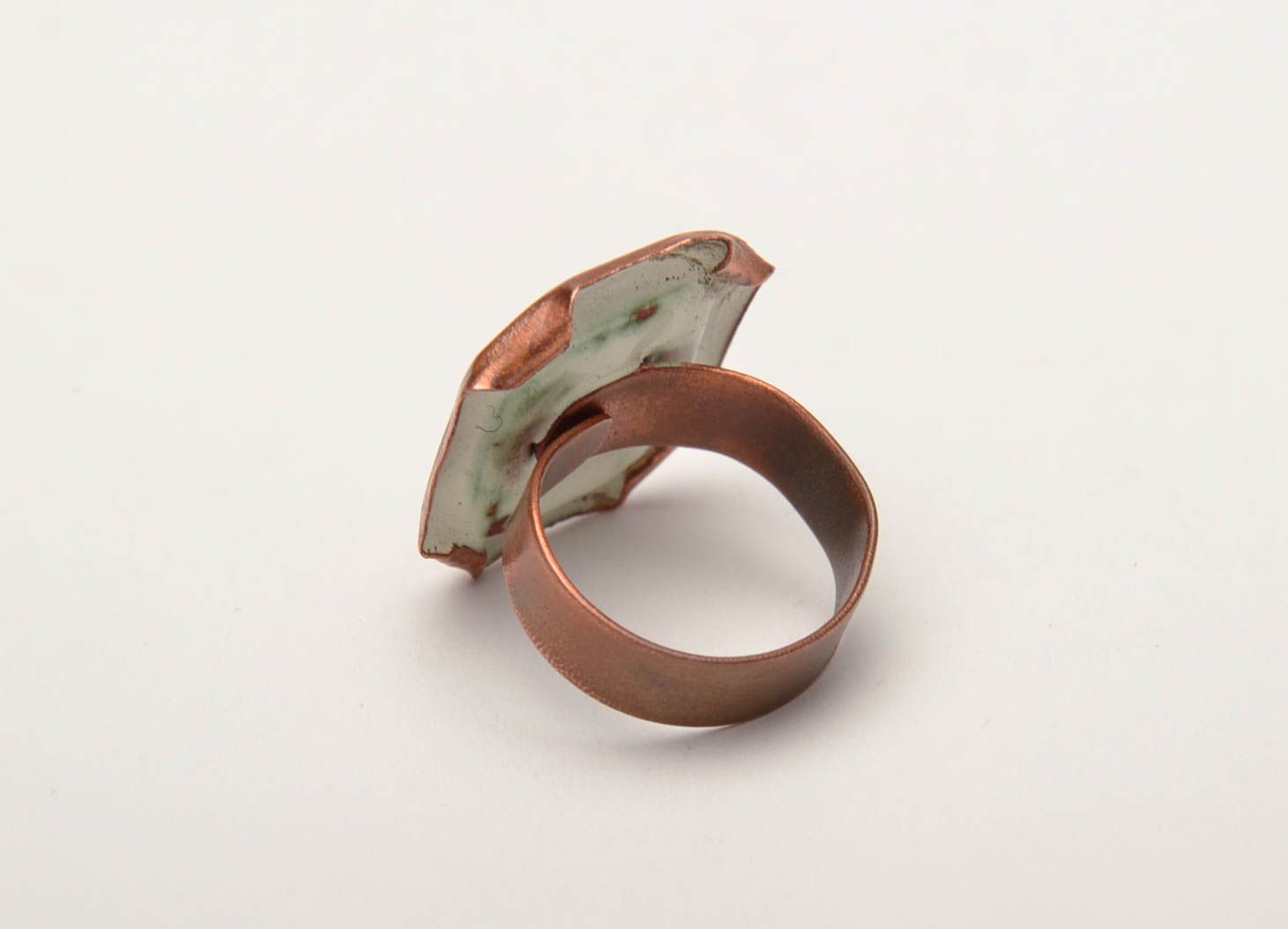 Перстень из меди ручной работы с эмалью фото 4