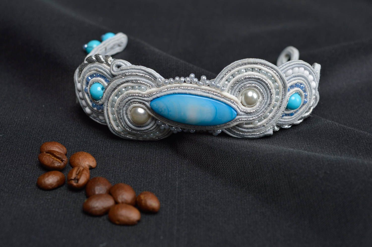 Prachtvolles originelles Armband handmade in Soutache Technik grau blau  foto 1