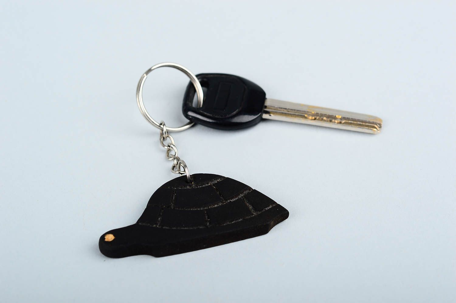 Llavero de madera accesorio para llaves con forma de tortuga regalo original foto 1