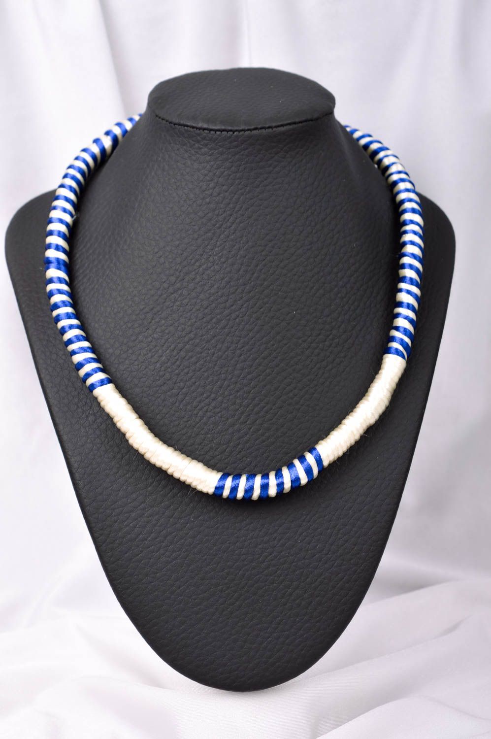 Плетеное колье ручной работы авторское ожерелье украшение на шею женское фото 1