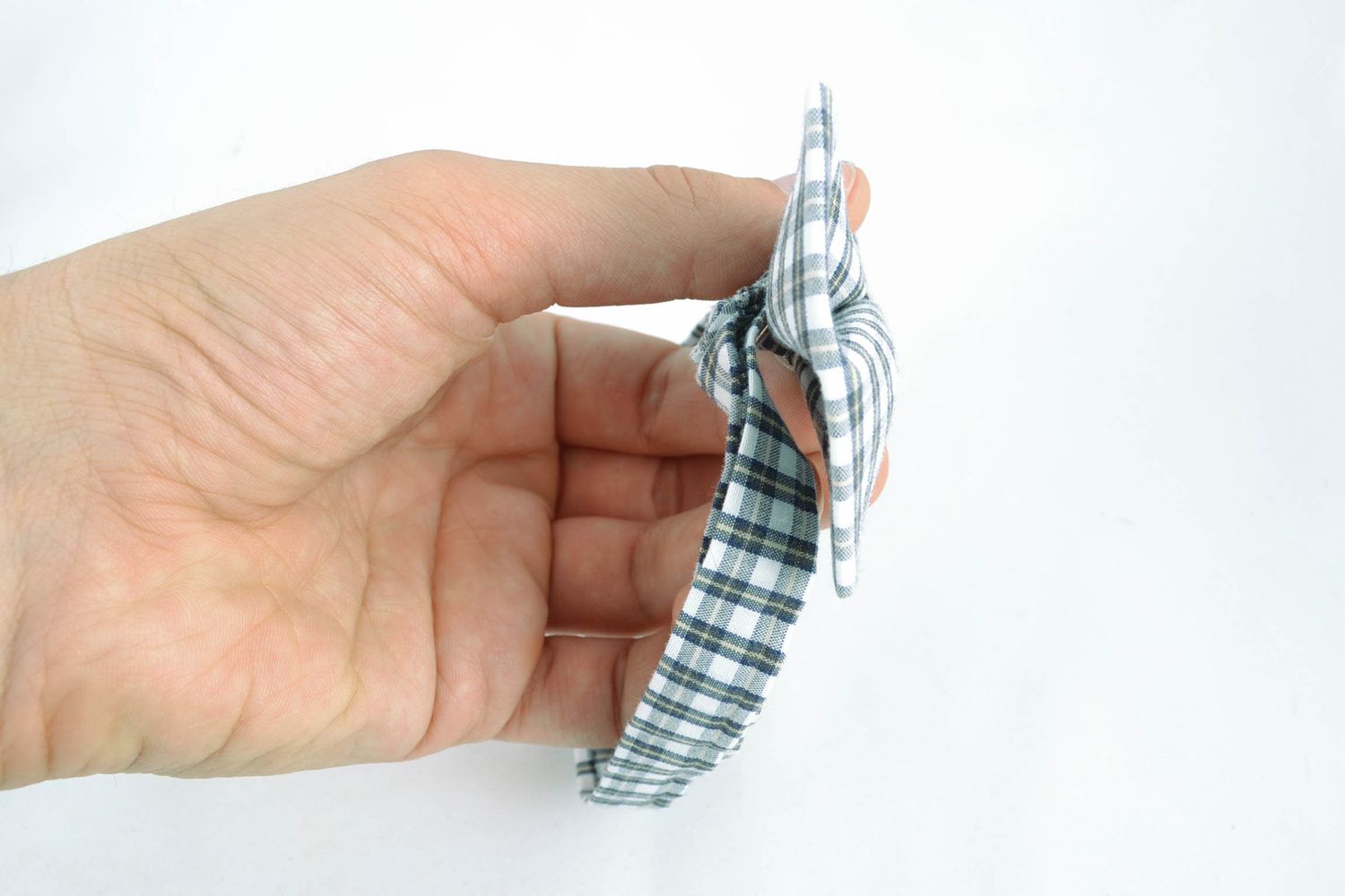 Текстильный галстук-бабочка в мелкую клетку фото 2