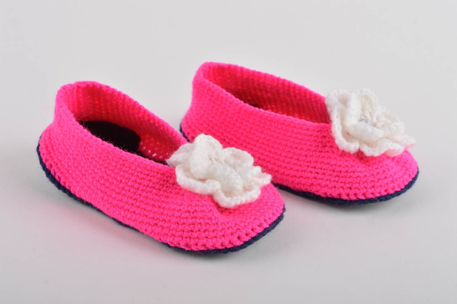 Handmade crocheted pink slippers unusual warm footwear home slippers for kids photo 4