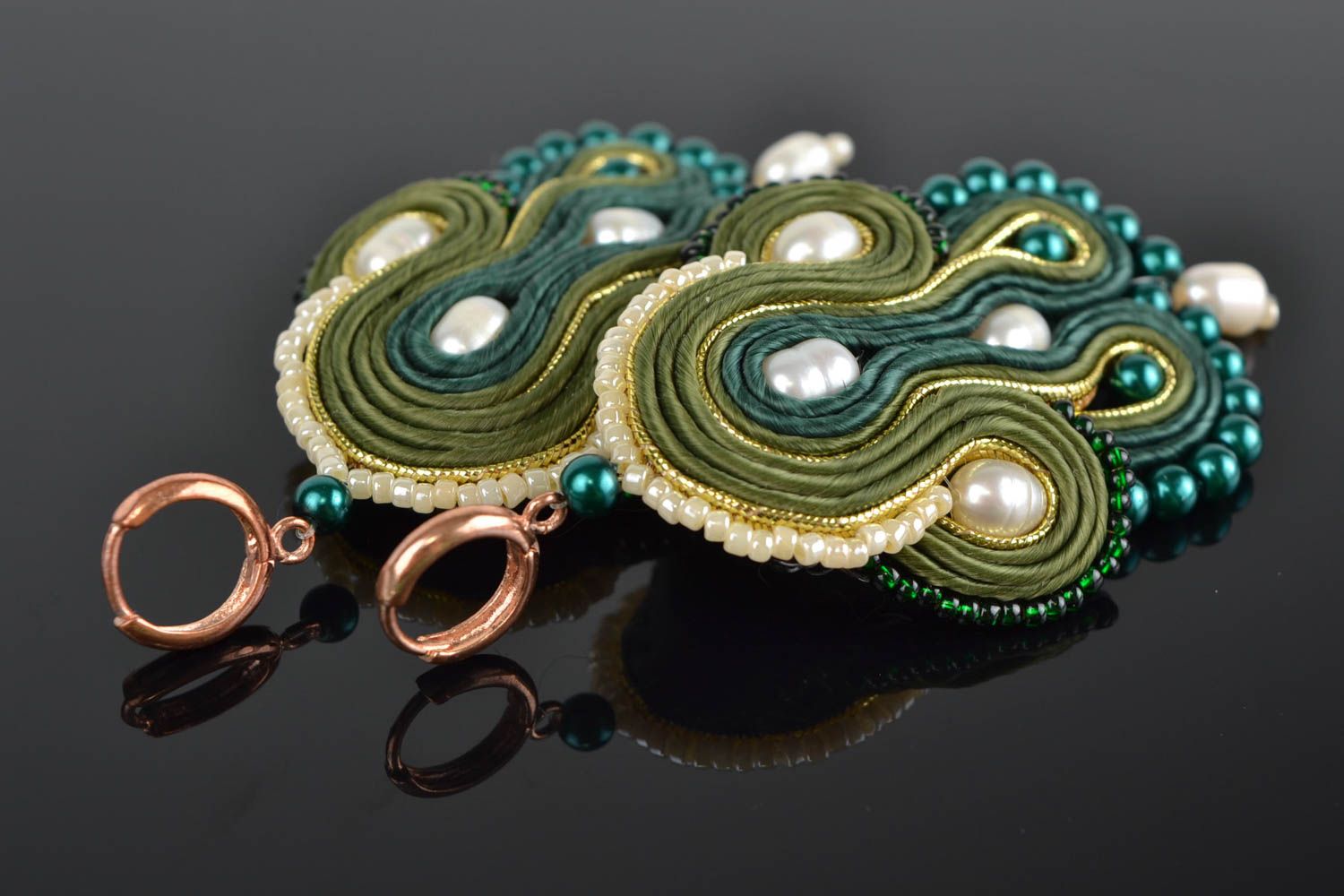 Beautiful green handmade massive soutache earrings with river pearls photo 1