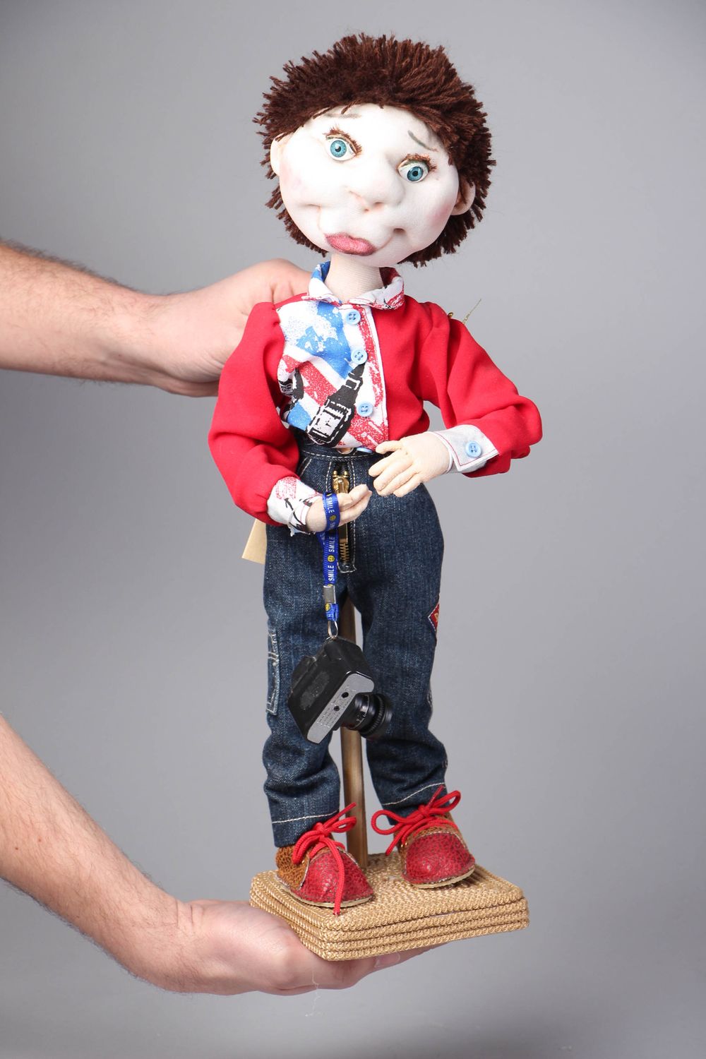 Тканевая кукла на подставке Фотограф фото 4