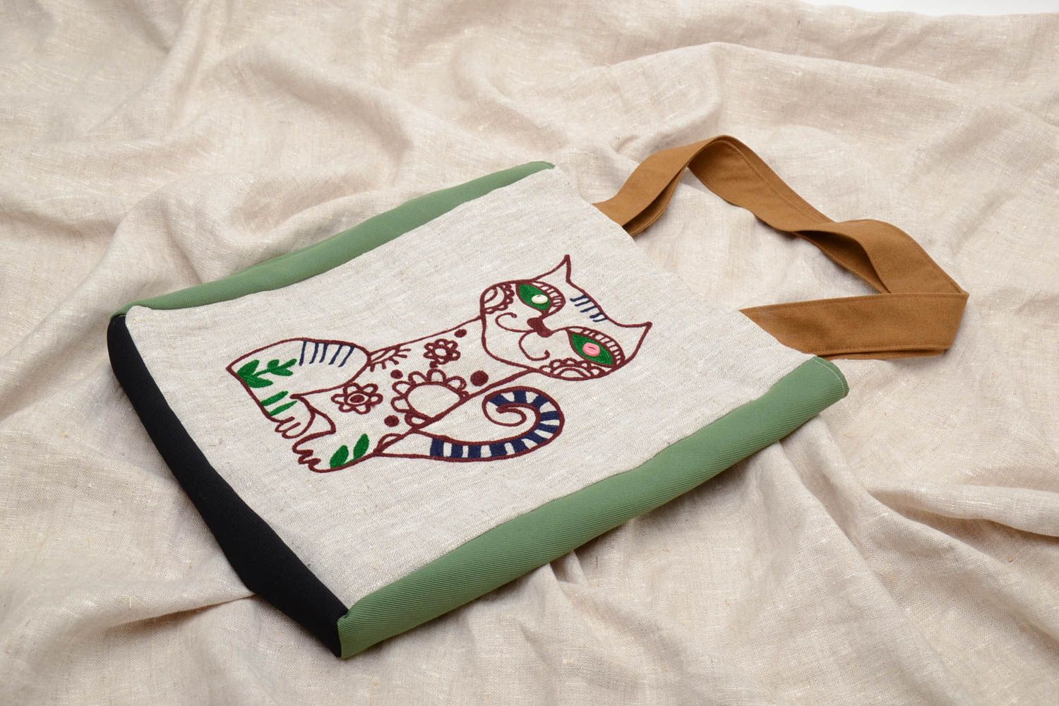 Handmade fabric bag with embroidered cat photo 1