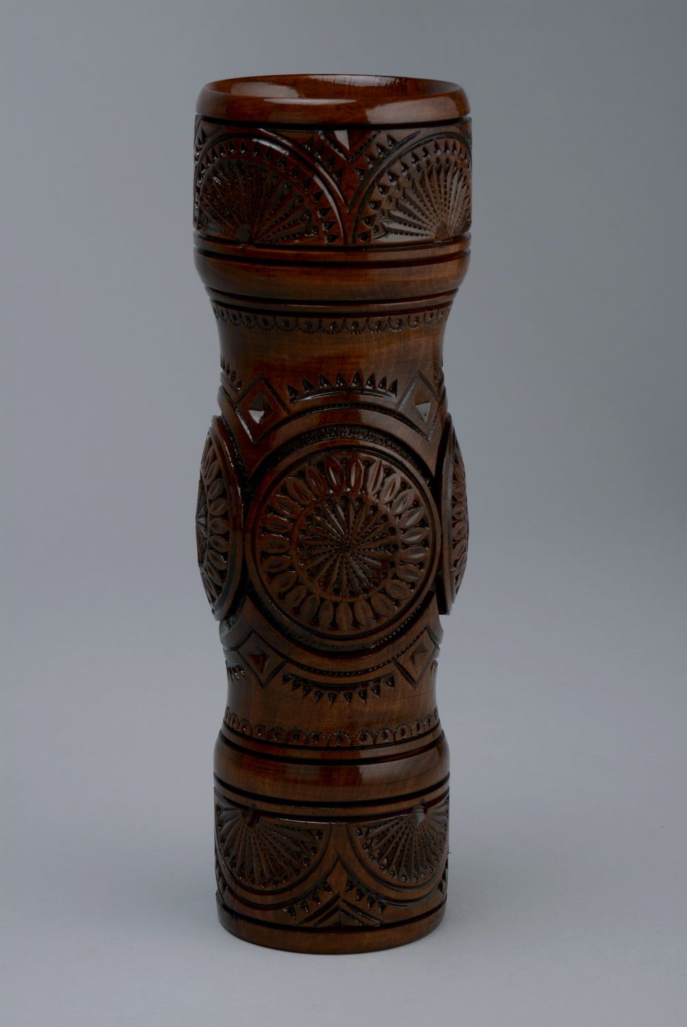Деревянная резная ваза для сухоцветов фото 5