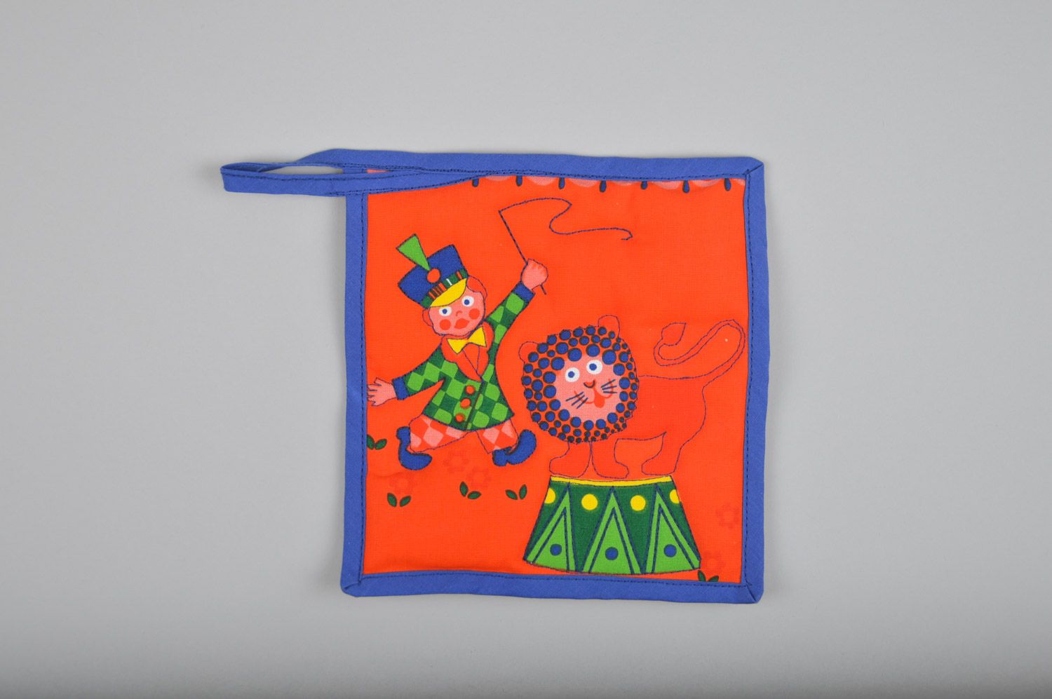 Bright red handmade square hot pot holder sewn of cotton Lion in Circus photo 1