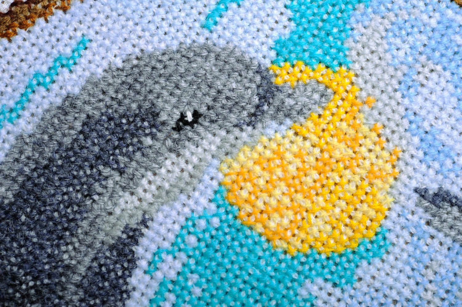Painting with Cross-stitch embroidery Dolphins yin-yang photo 3