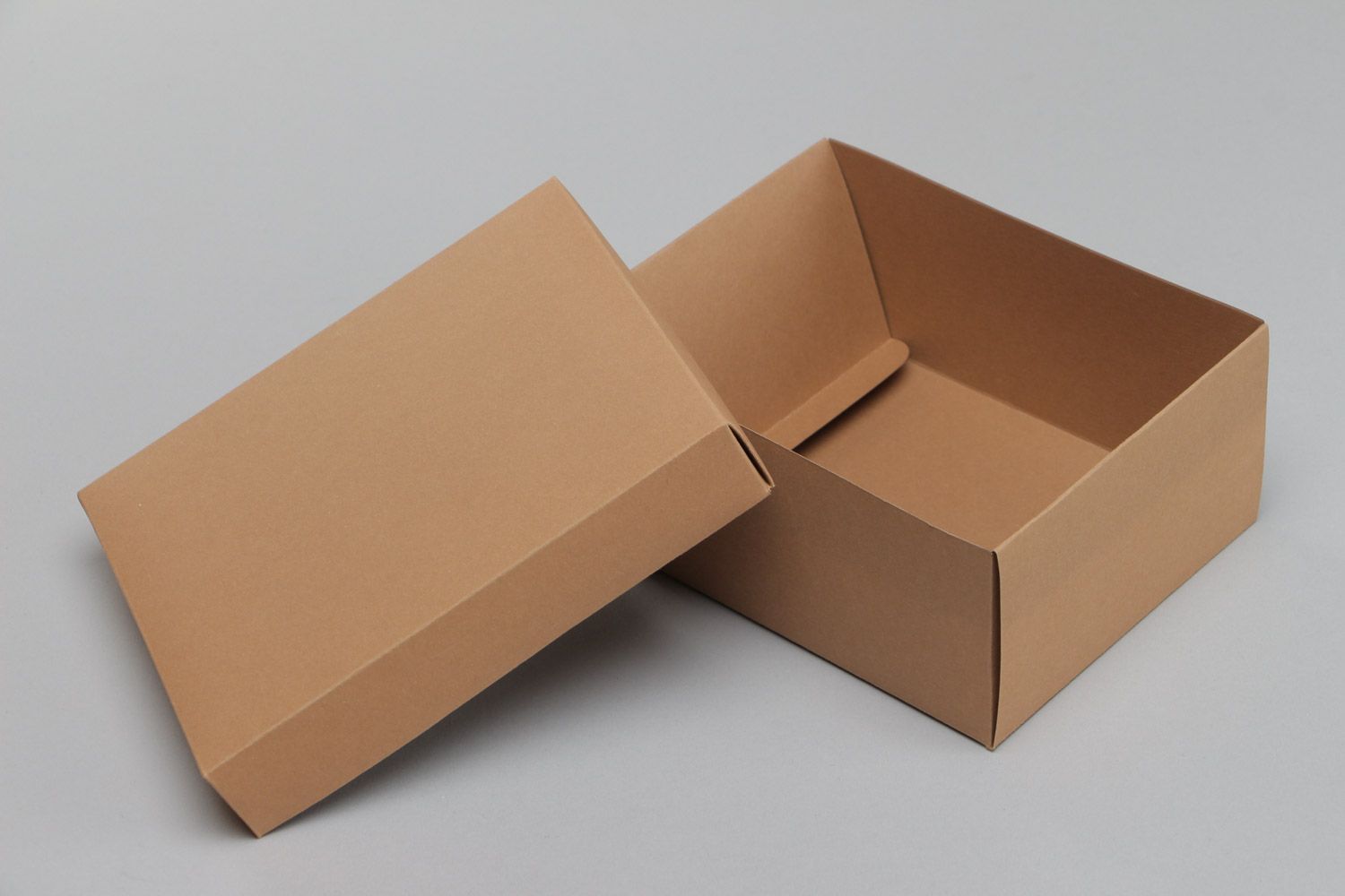 Handmade simple tall capacious carton gift box of brown color with lid  photo 4