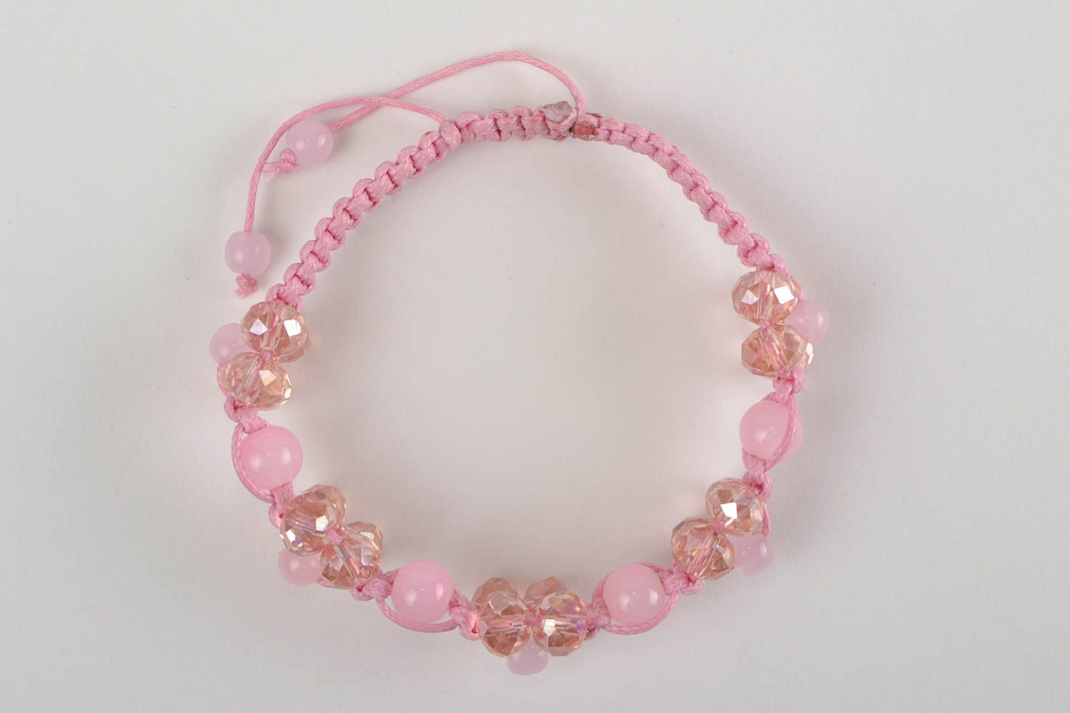 Bracelet en perles de verre tchèque et cordon ciré fait main rose macramé photo 3