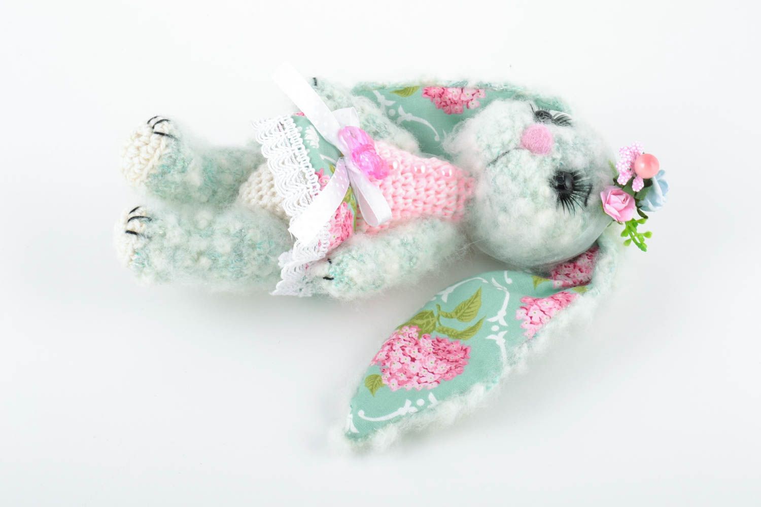 Peluche lapine tricotée avec courrone à fleurs faite main petite cadeau enfant photo 4