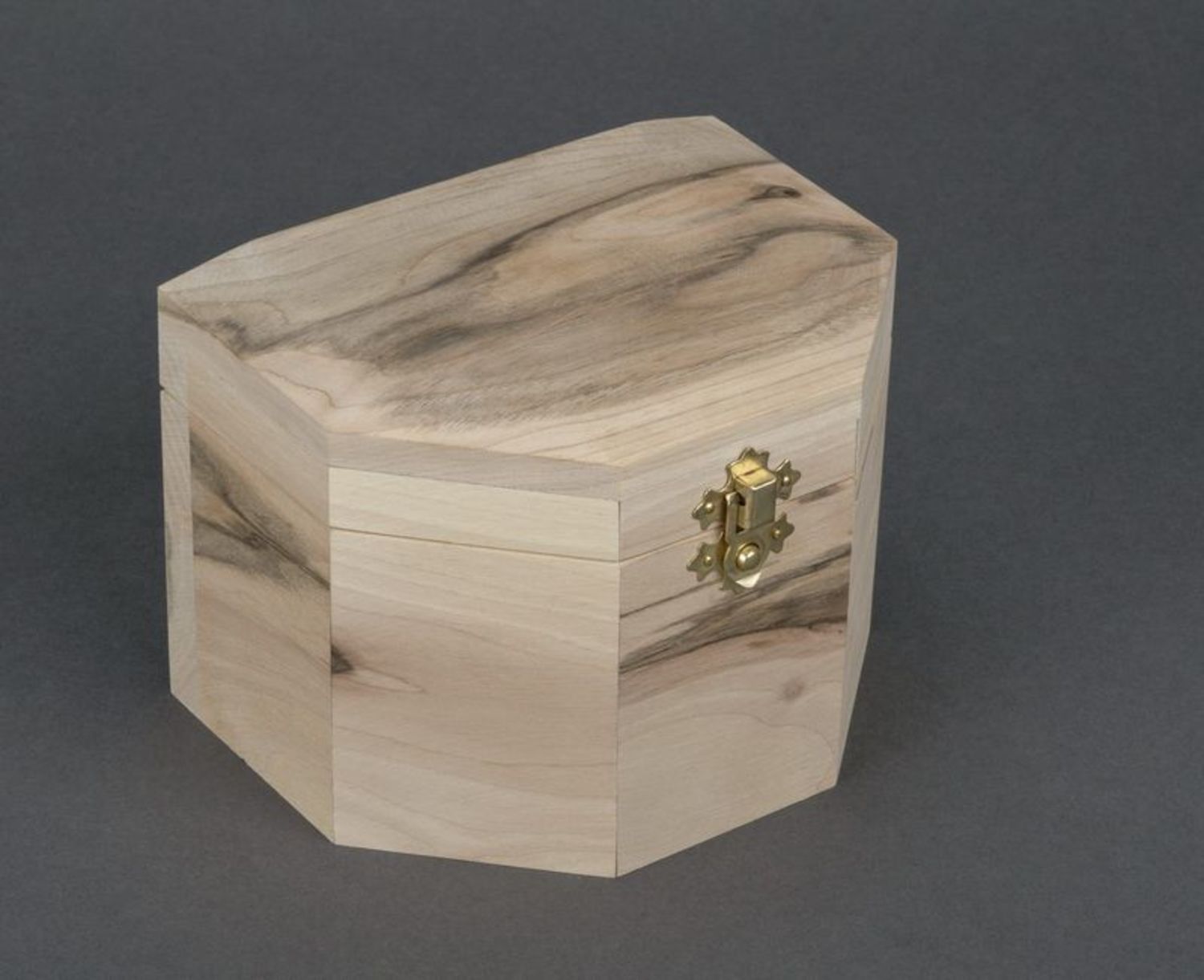 Boîte en bois brut avec fermeture  photo 3