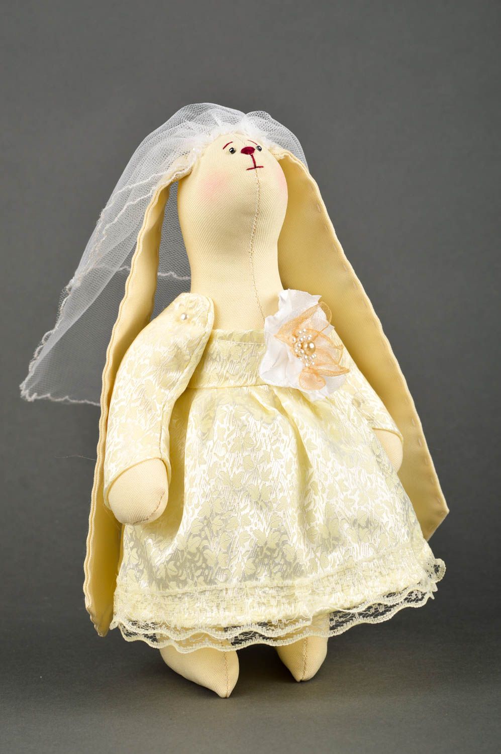 Игрушка заяц ручной работы интерьерная игрушка зайчиха невеста авторская игрушка фото 2