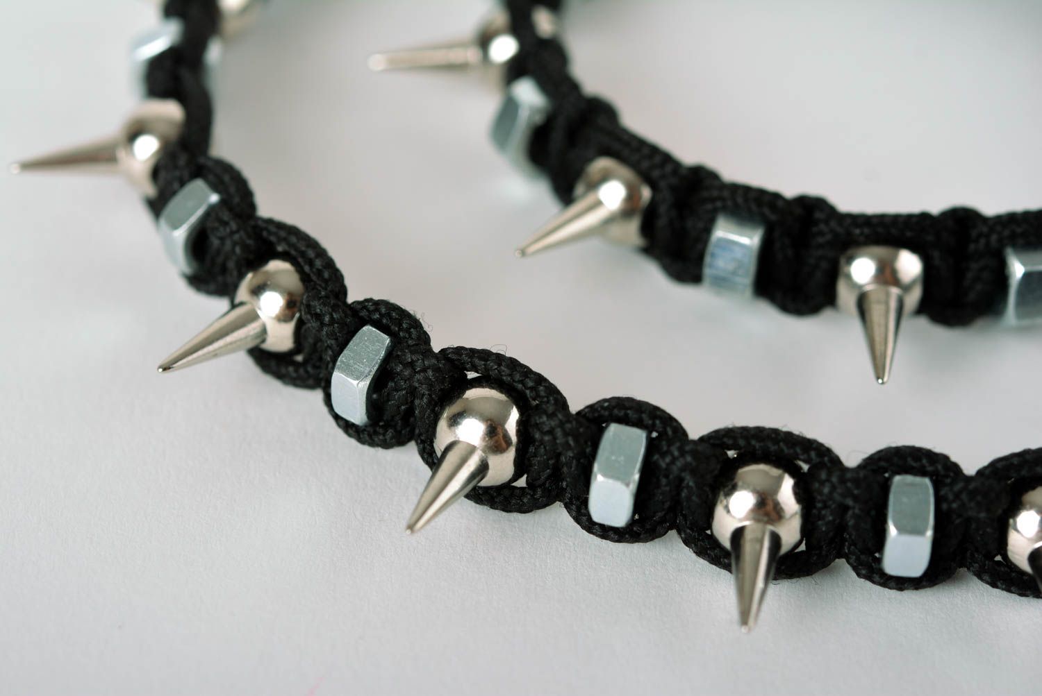 Украшения с шипами ручная работа комплект браслет из шнура ожерелье с шипами фото 2