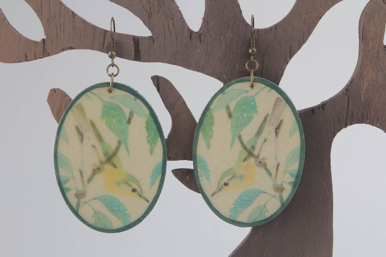 Earrings made using decoupage technique photo 1