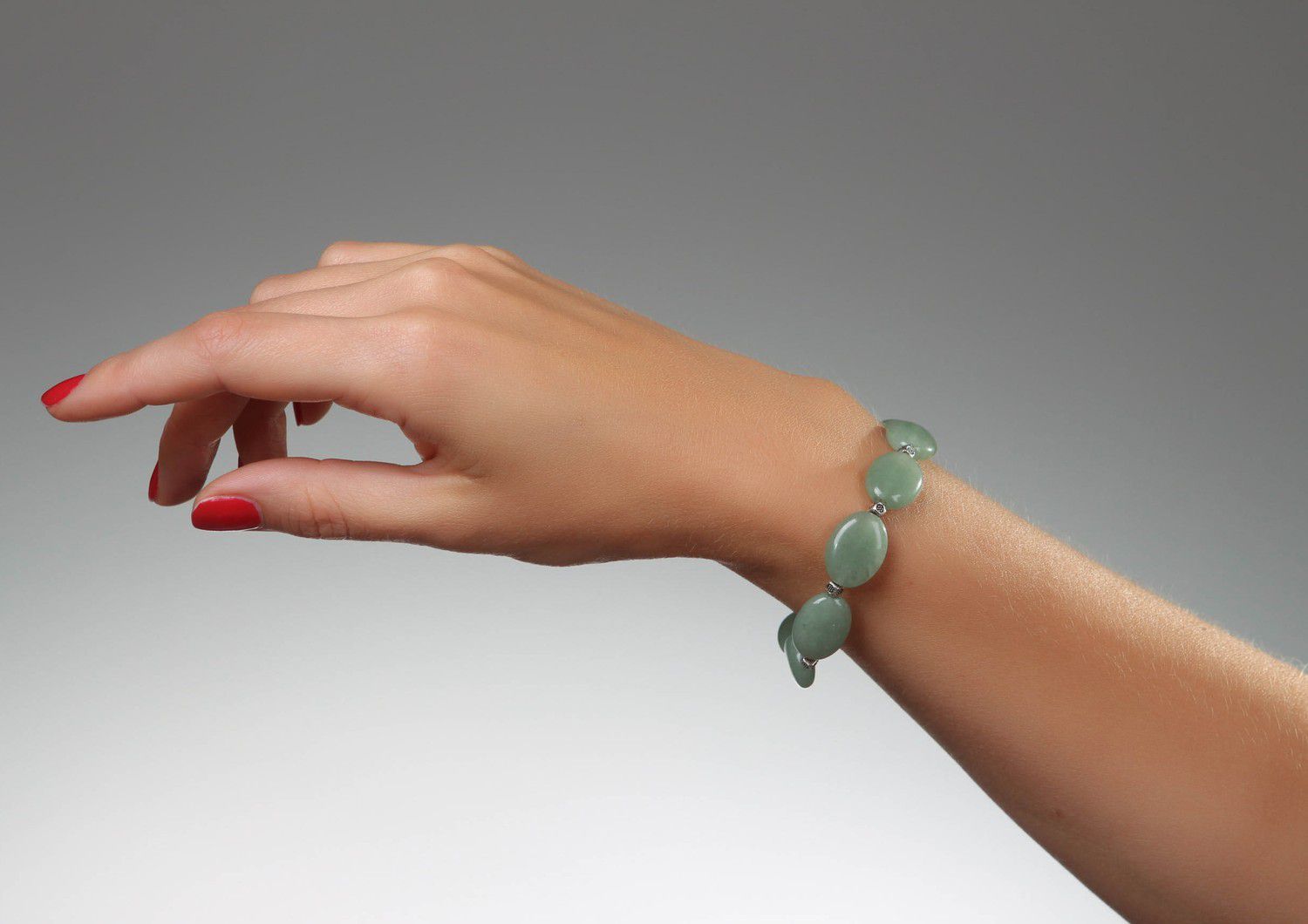 Wrist bracelet with jade photo 4