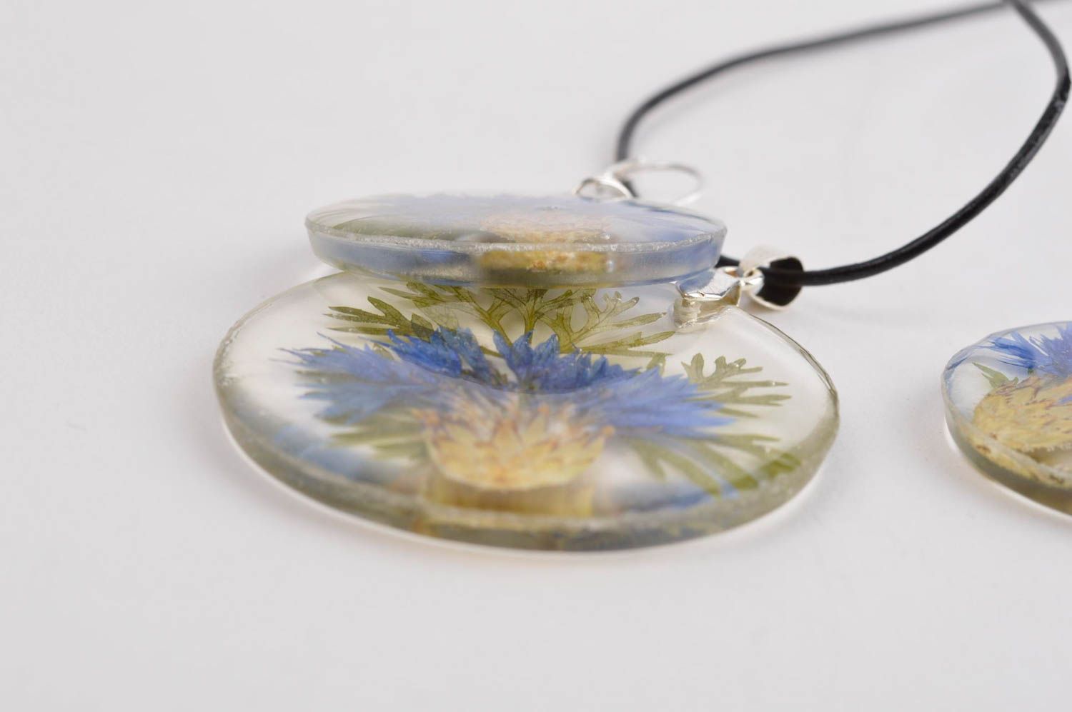 Epoxy resin jewelry handmade botanic earrings botanic pendant with dry flowers photo 3