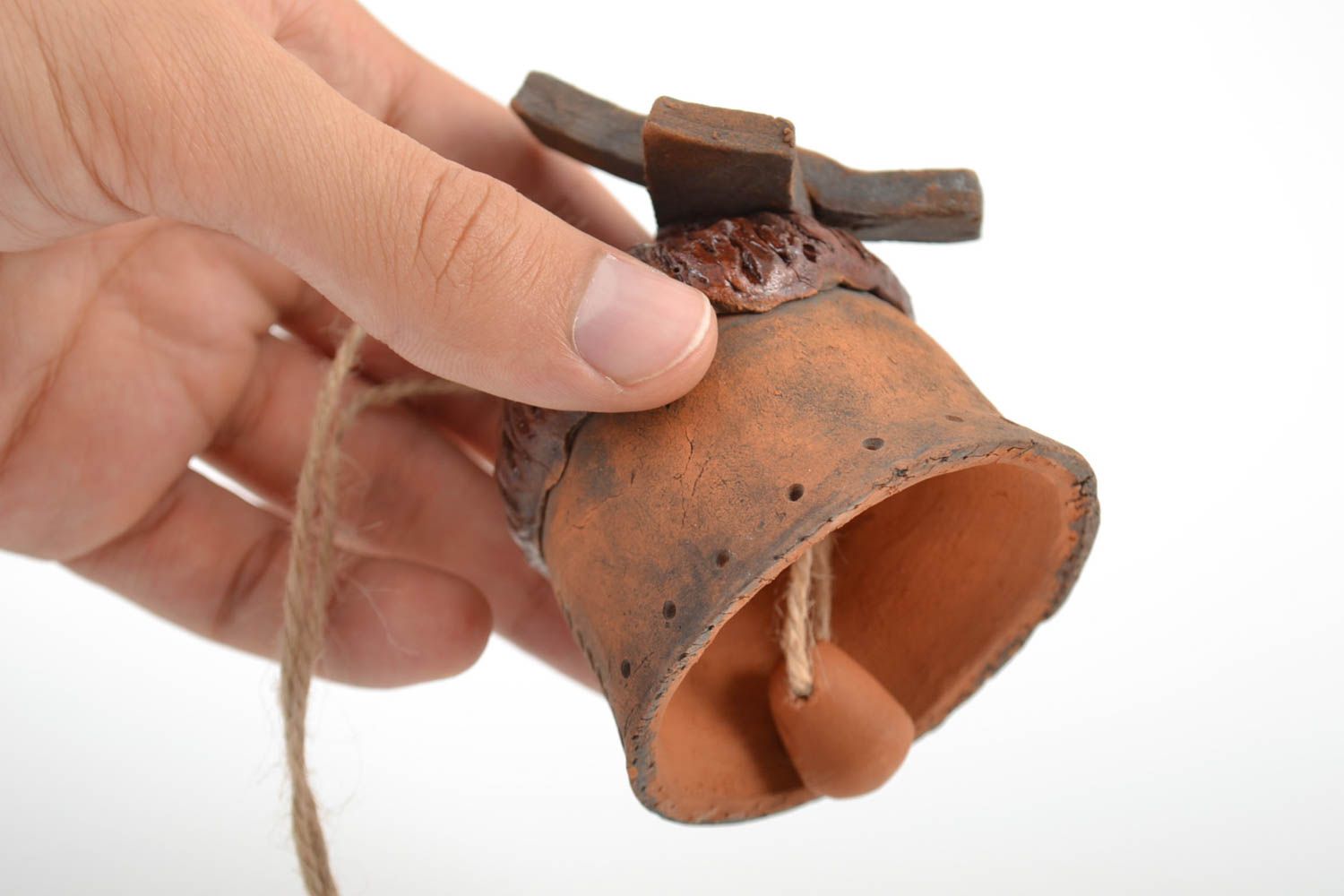 Clochette en céramique faite main brune en forme de moulin originale à suspendre photo 2
