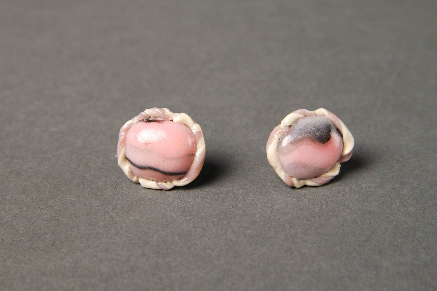 Модные серьги украшение ручной работы сережки гвоздики розового оттенка фото 2