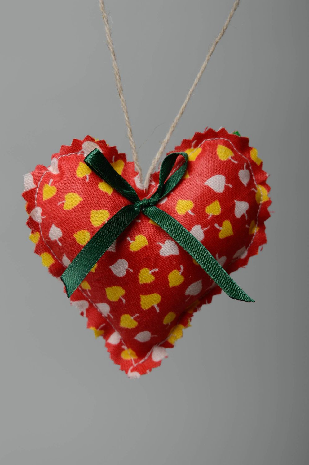 Suspension décorative Coeur avec noeud faite main photo 1