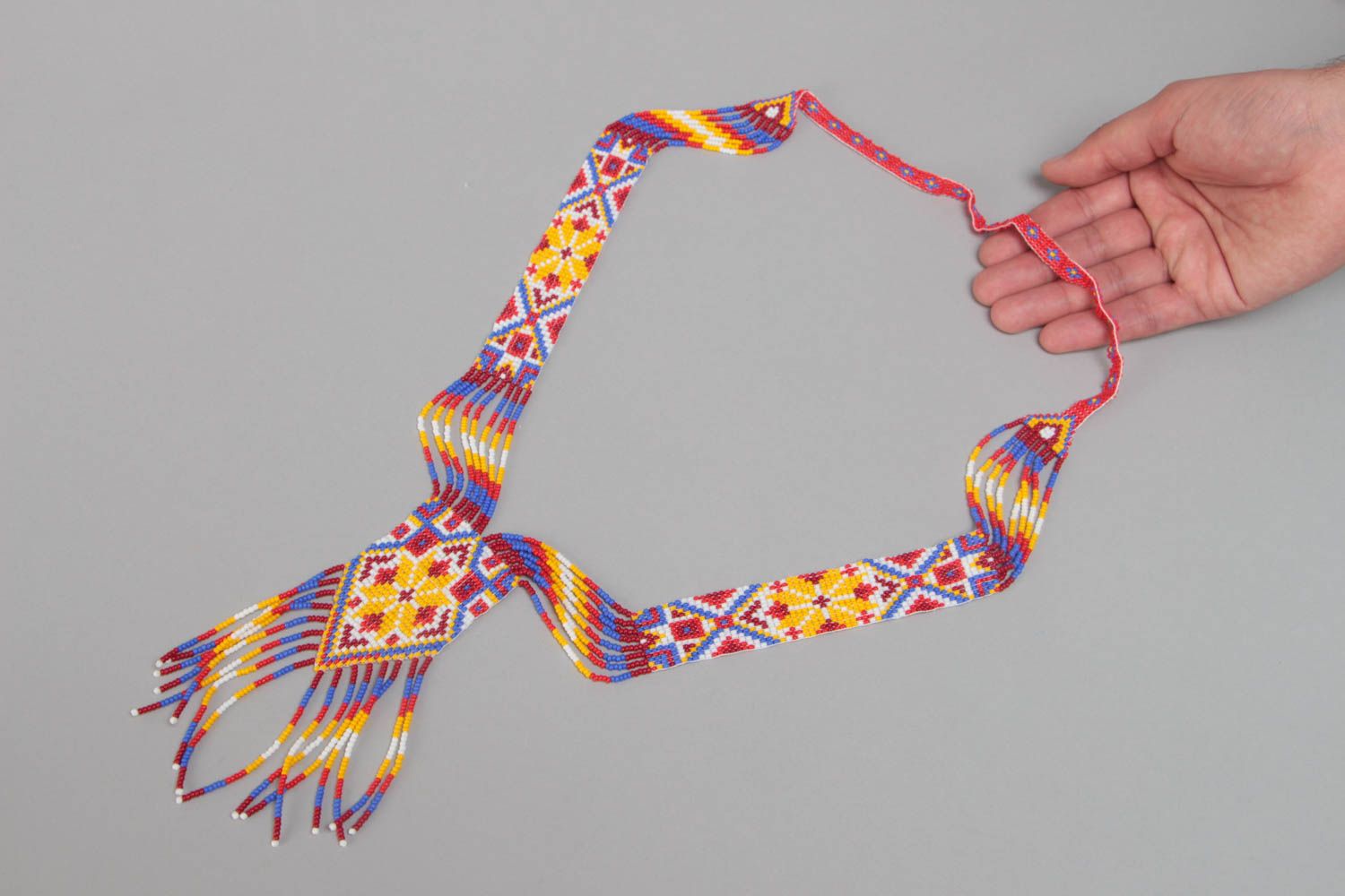 Collar de abalorios checos guerdán artesanal multicolor con ornamento y fleco foto 5