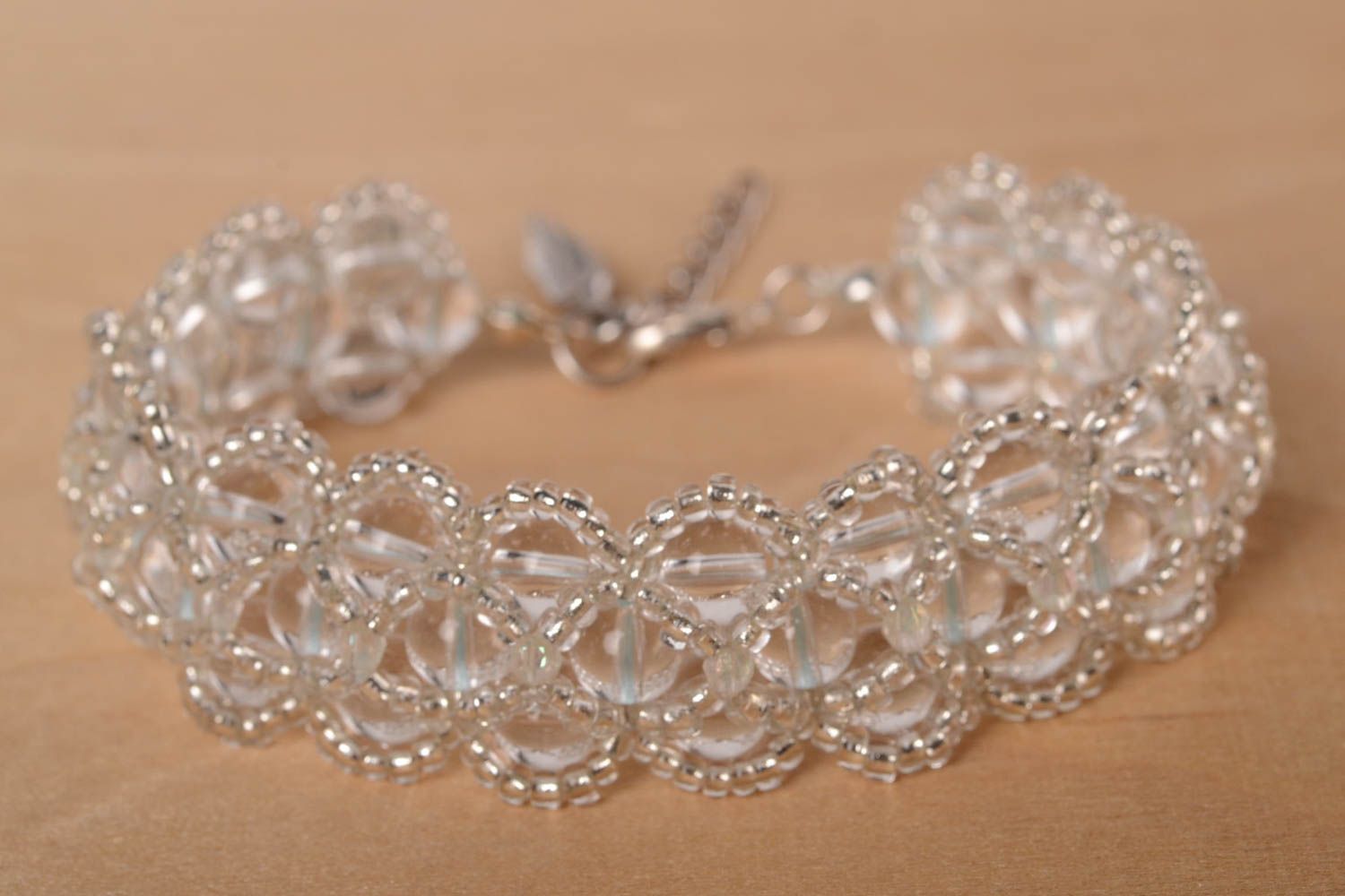 Bracelet perles rocaille blanc Bijou fait main fantaisie Accessoire femme photo 1