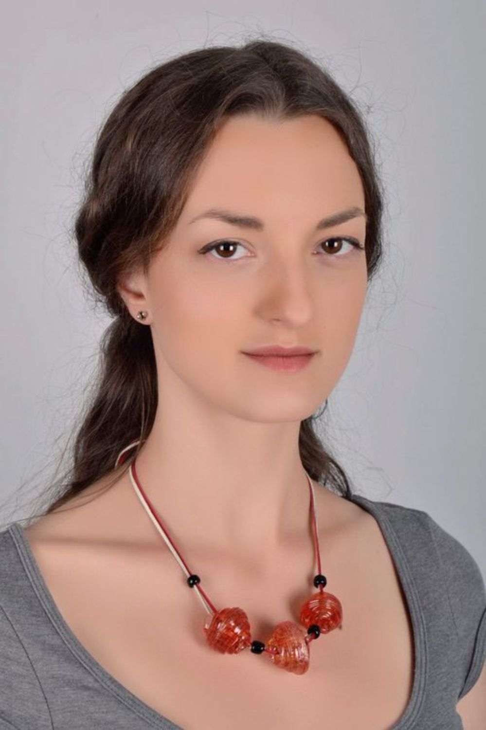 Red tough glass necklace with leather cord photo 4