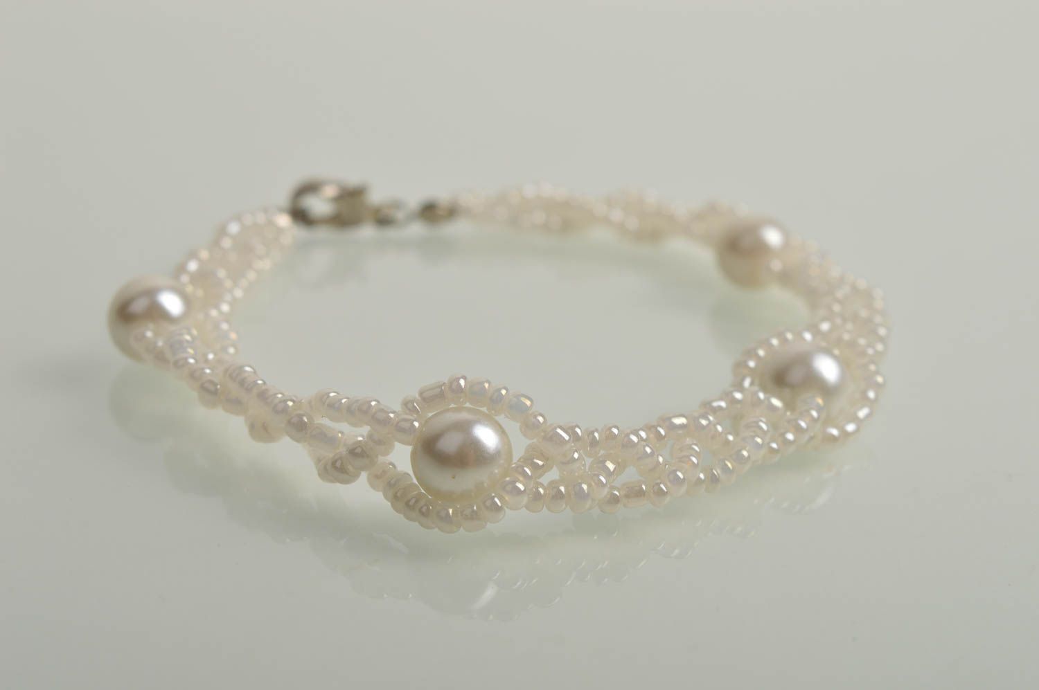 Light white beads three-row bracelet for teen girls photo 1