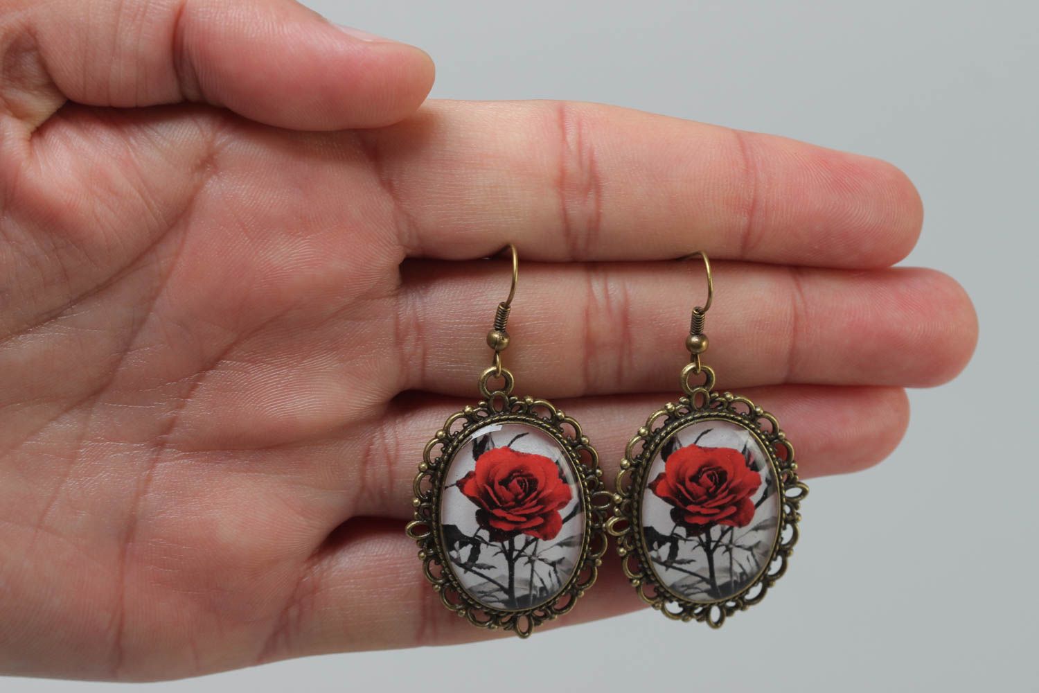 Beautiful vintage egg-shaped earrings made of glass glaze with a picture of red rose photo 5